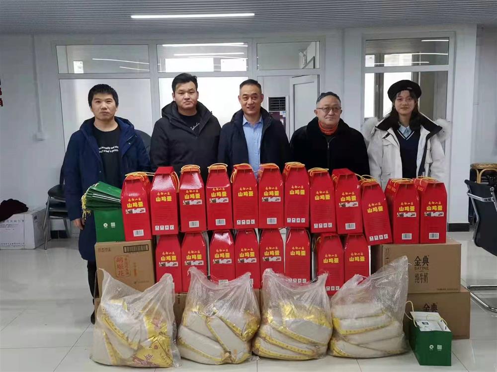 情牵小年送温暖 助力振兴暖民心 恒盛注册走访楚家庄帮扶村